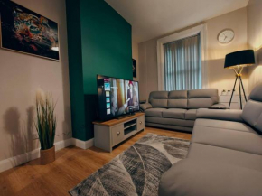 3br Ormeau Chic House